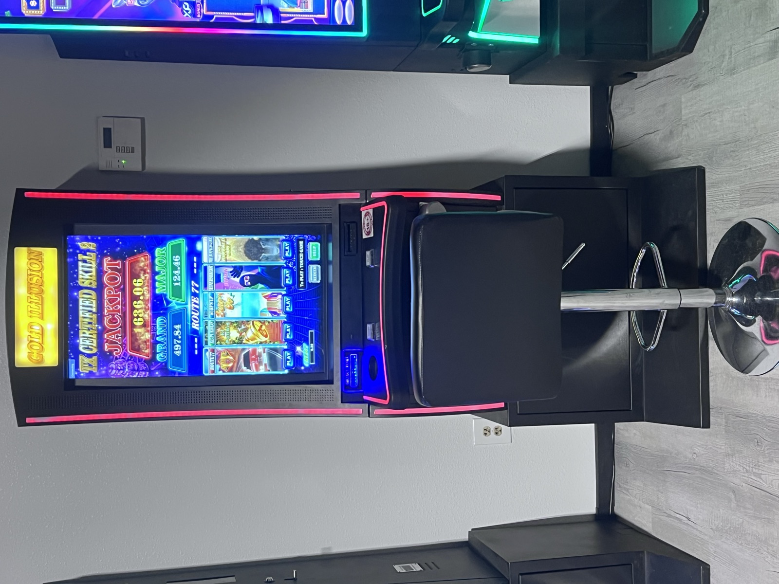 Inside Aces Full — poker & billiards club